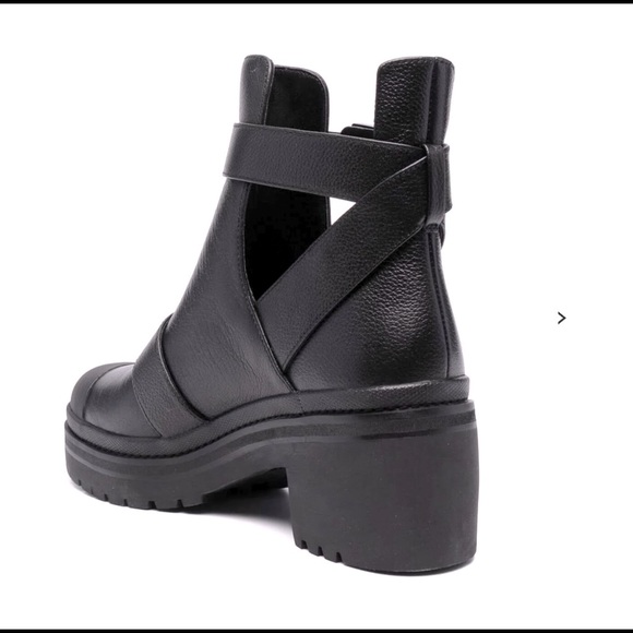 Michael Kors Corey Cut-Out Buckle Ankle Boot In Grained Leather Size 7 - Picture 12 of 16